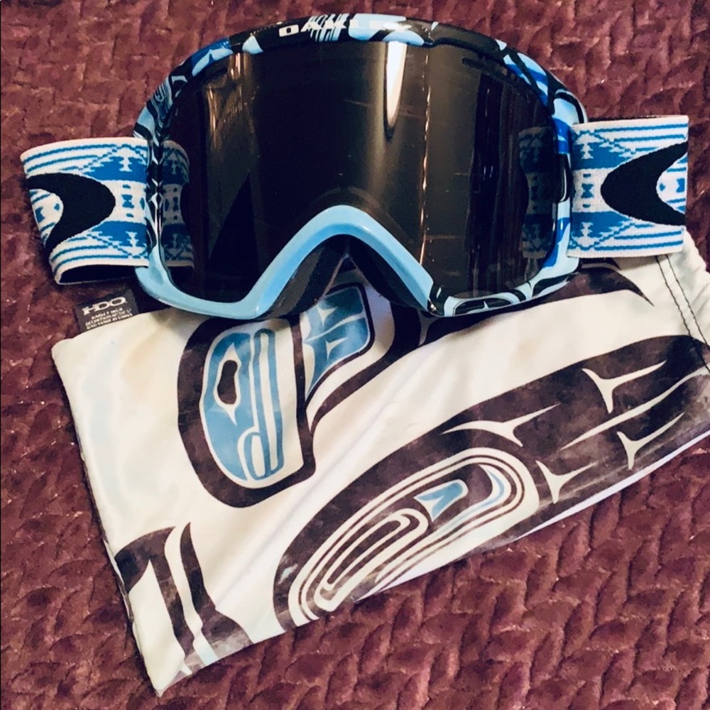 NWOT OAKLEY GOGGLES
